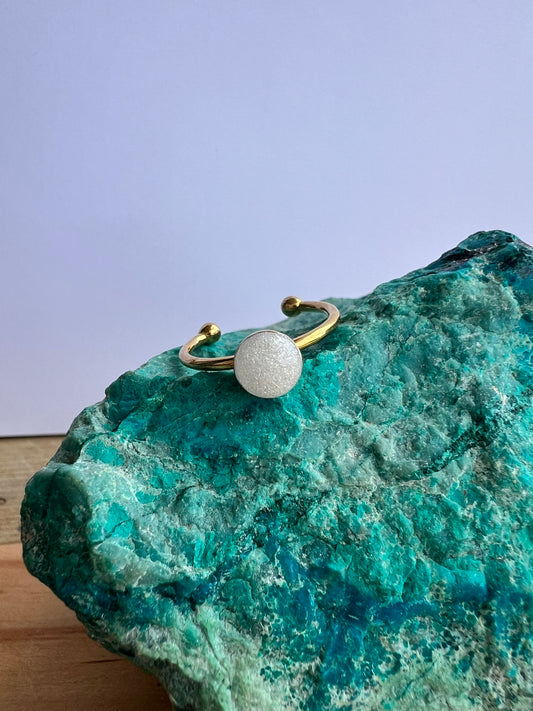 Adjustable round ring