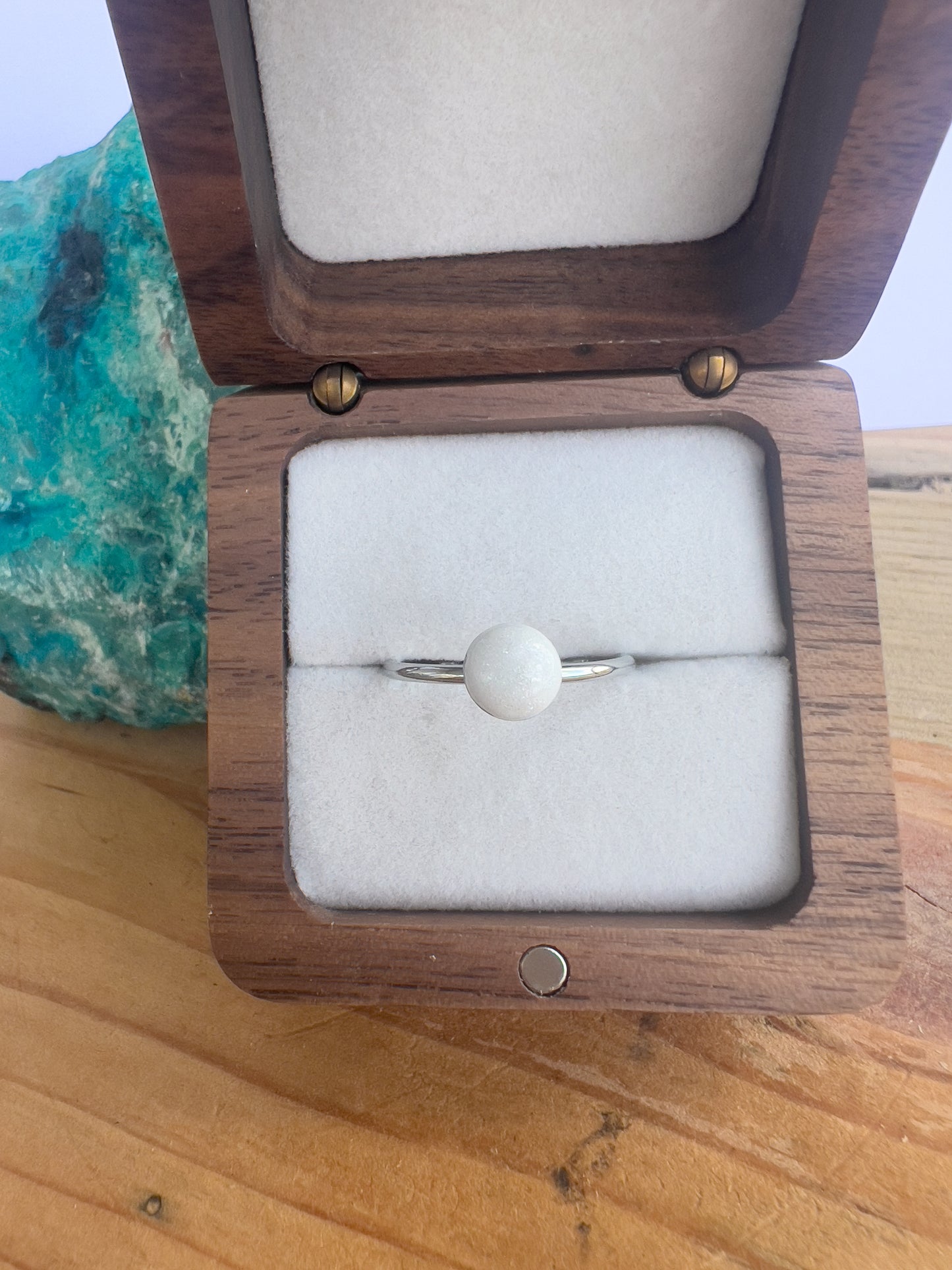 Adjustable round ring